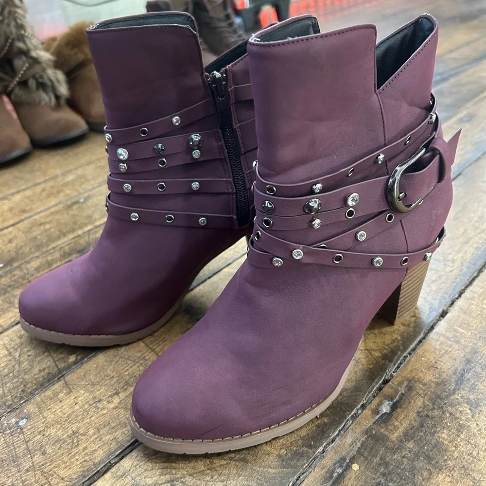 Booties - Picture 3 of 5